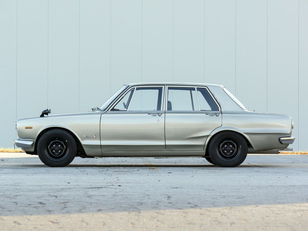 Nissan Skyline III (C10) — Yandan