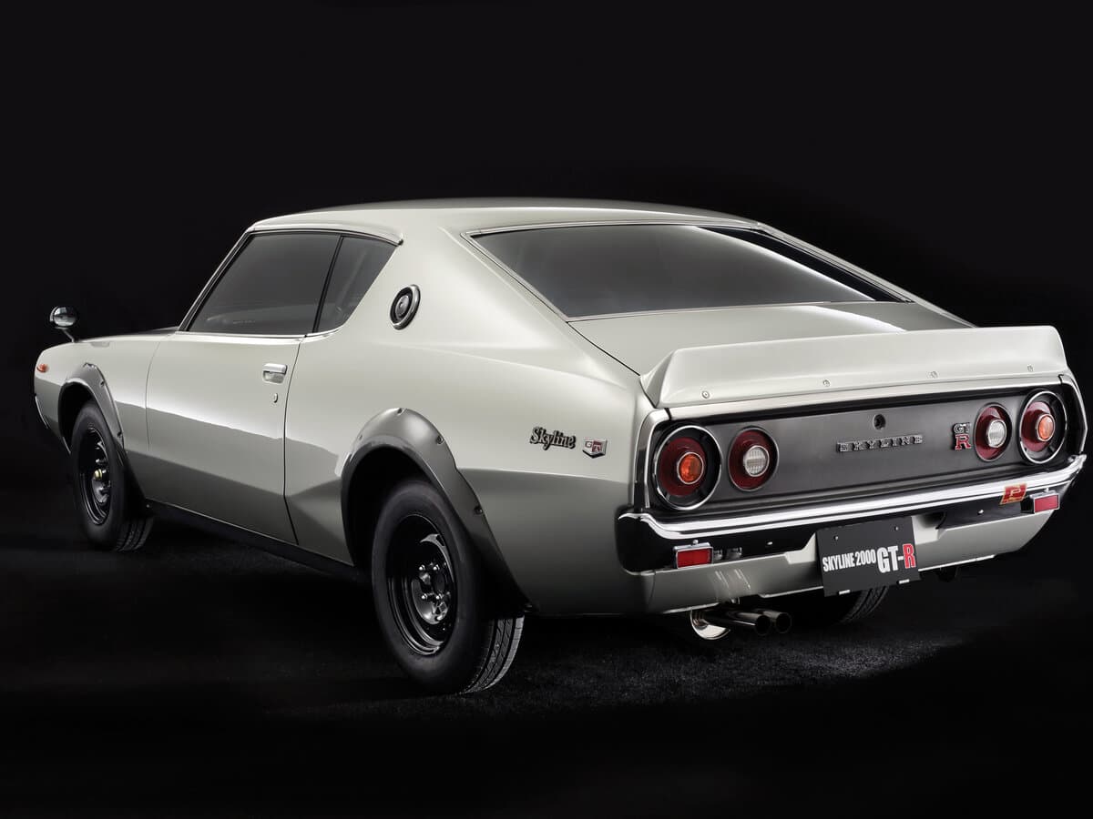 Nissan Skyline IV (C110) — 3/4 arxadan