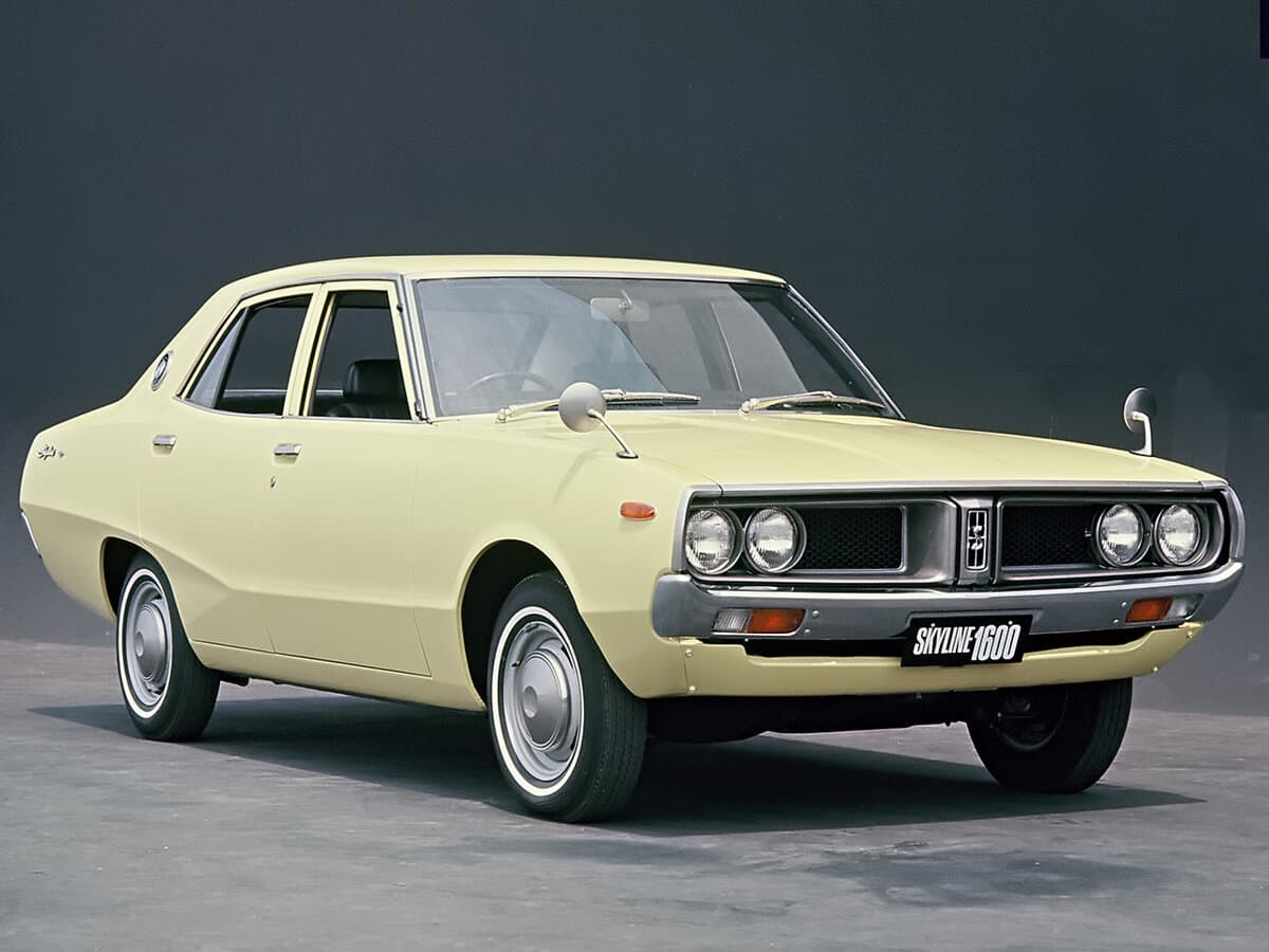 Nissan Skyline IV (C110) — Öndən
