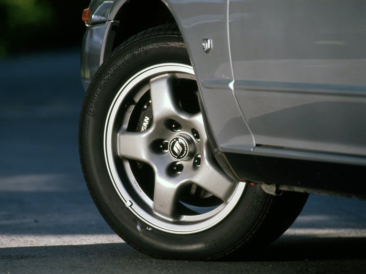 Nissan Skyline VIII (R32) — Təkər