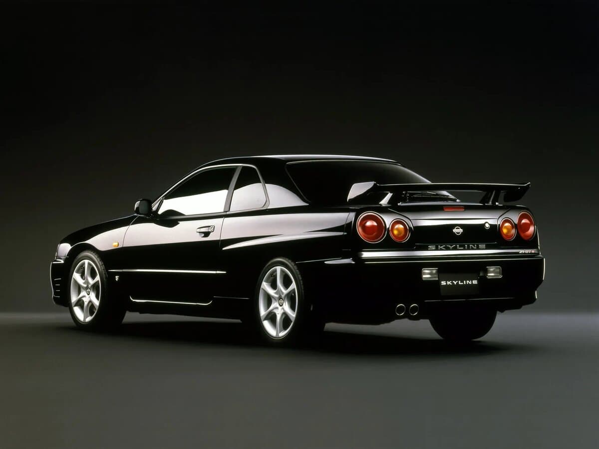 Nissan Skyline X (R34) — 3/4 arxadan