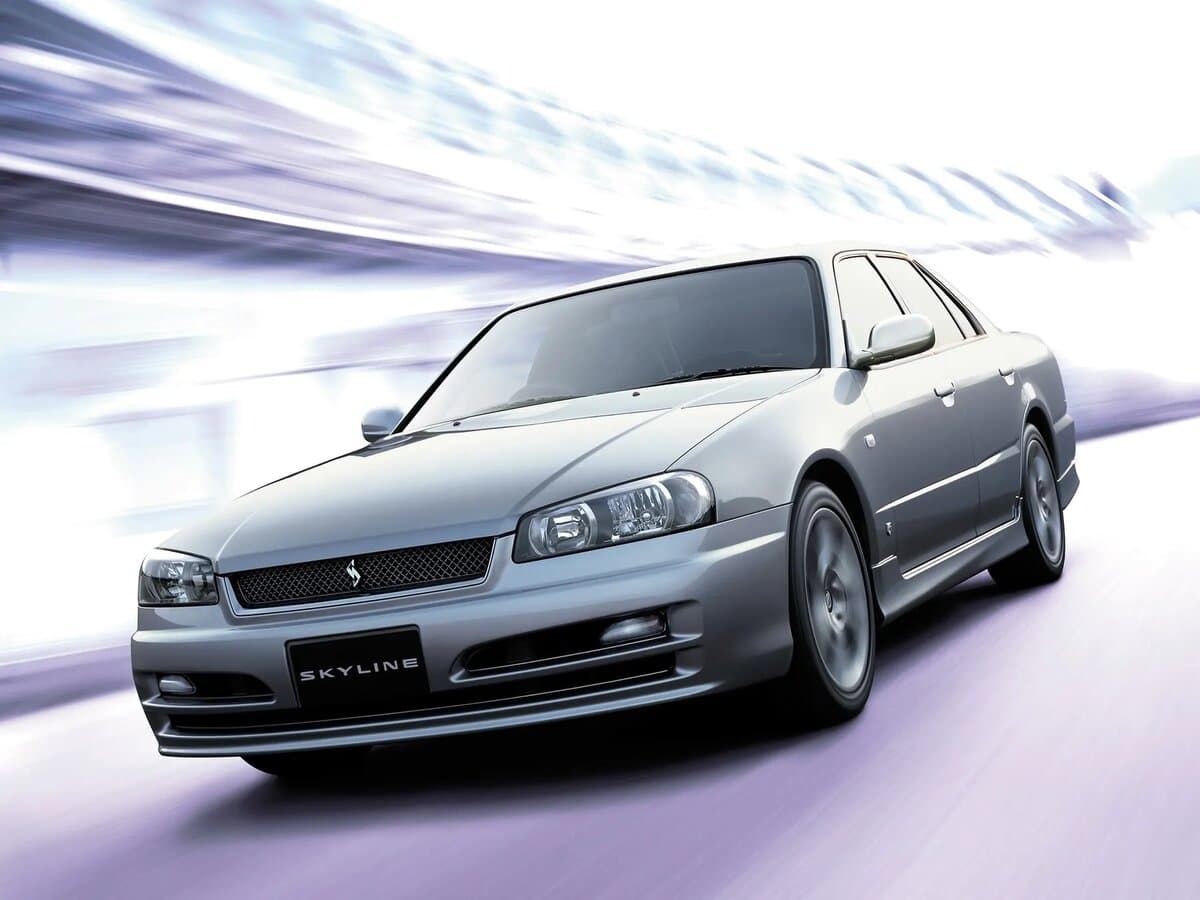 Nissan Skyline X (R34) — Öndən