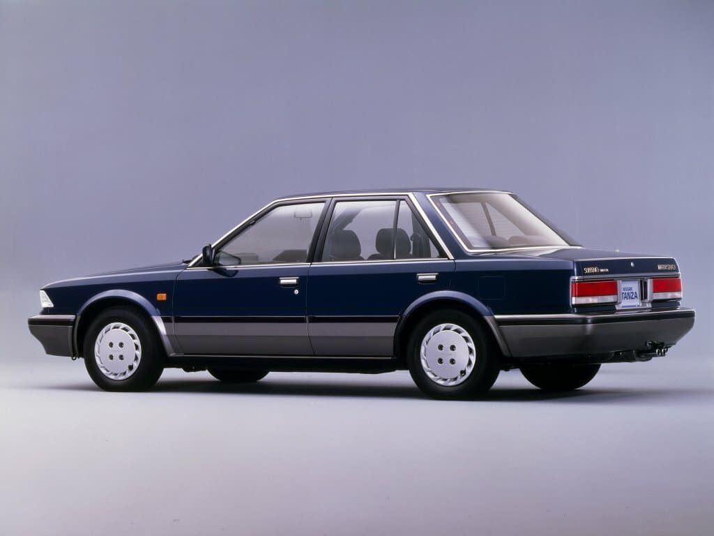 Nissan Stanza II (T12) — 3/4 arxadan