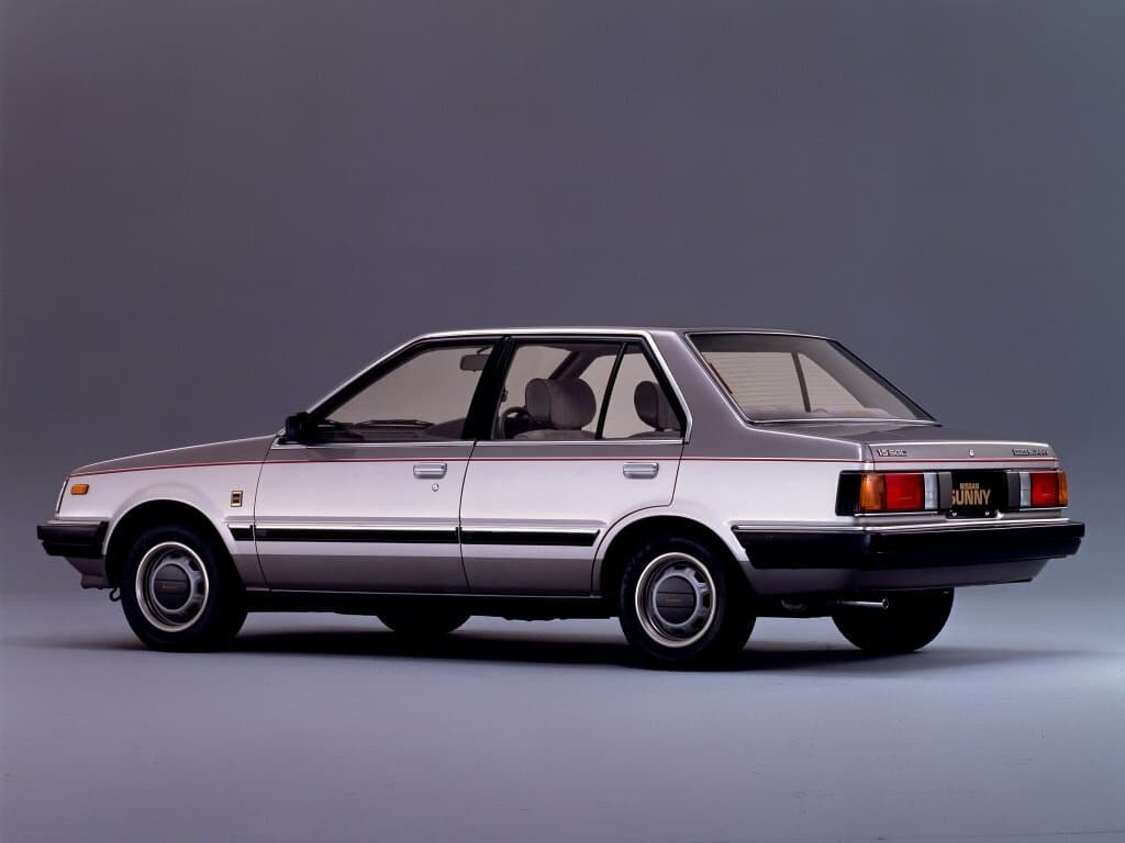 Nissan Sunny B11 — 3/4 arxadan
