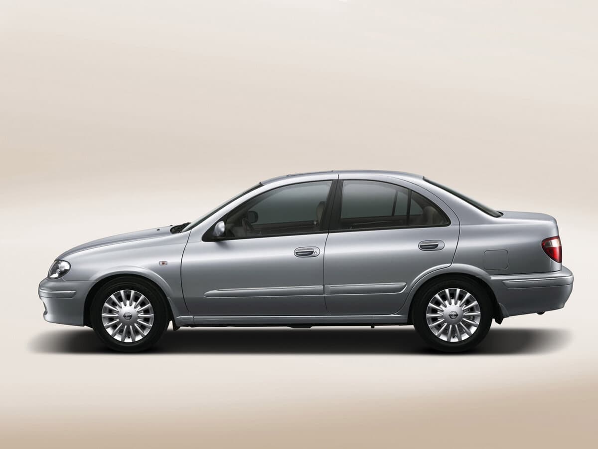 Nissan Sunny N16 — Yandan