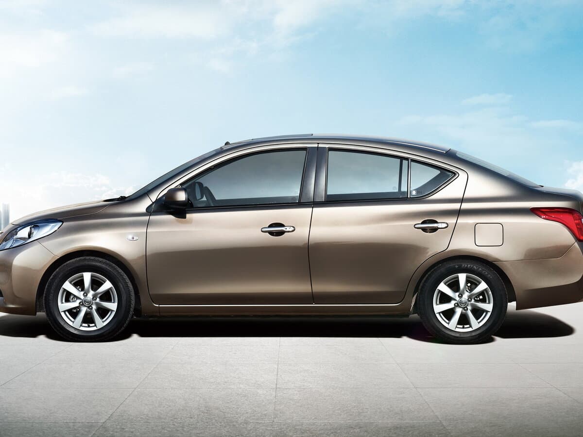 Nissan Sunny N17 — Yandan