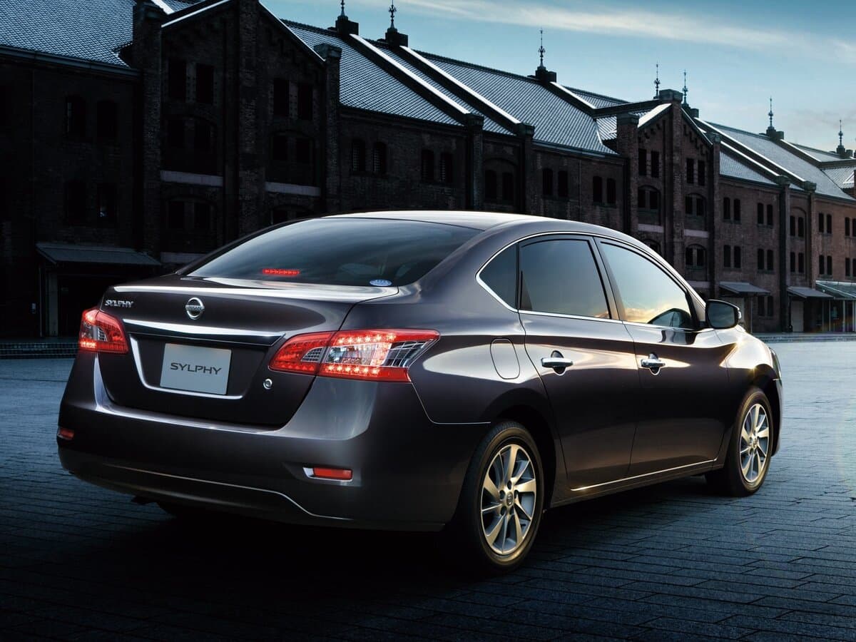 Nissan Sylphy III (B17) — 3/4 arxadan