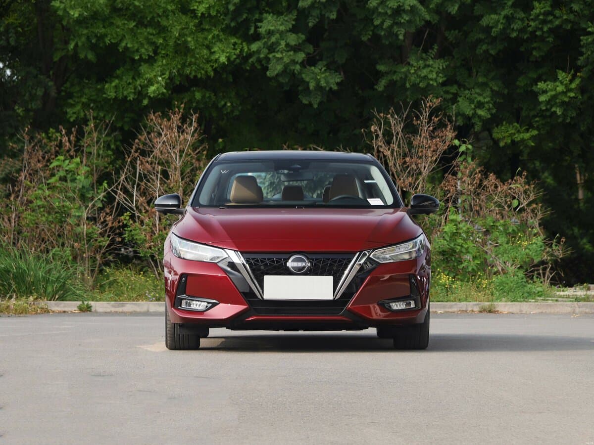 Nissan Sylphy IV (B18) — Öndən