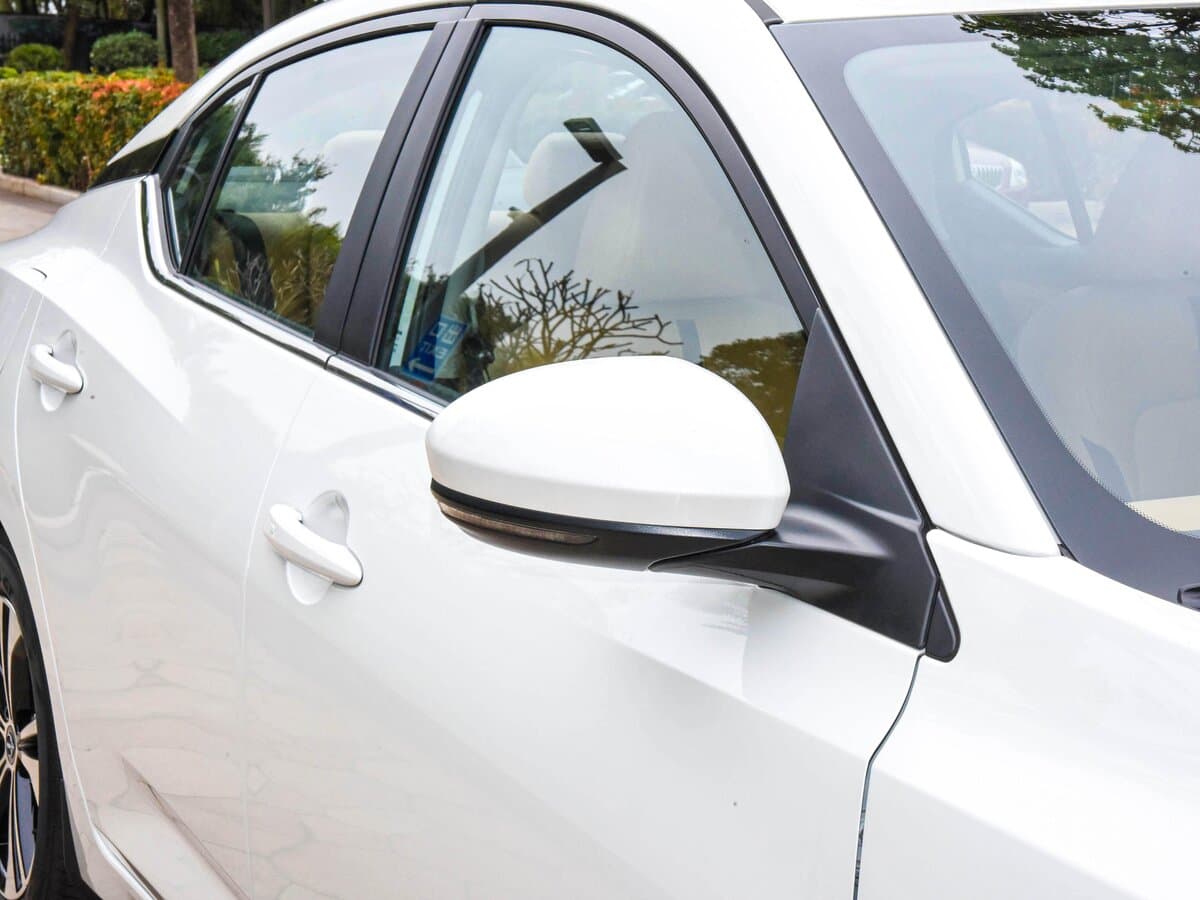 Nissan Sylphy IV (B18) Restayling — Yan güzgü