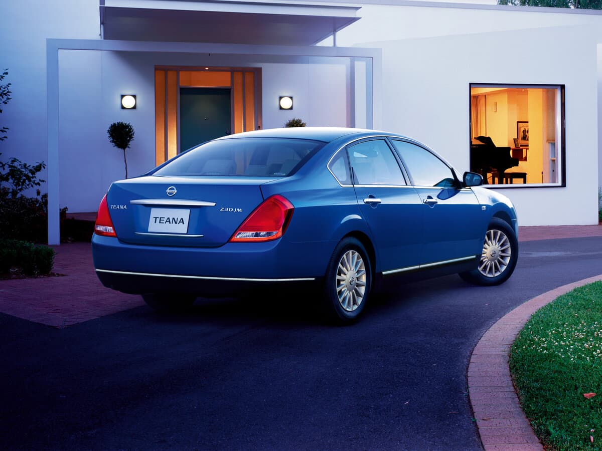 Nissan Teana I (J31) — 3/4 arxadan
