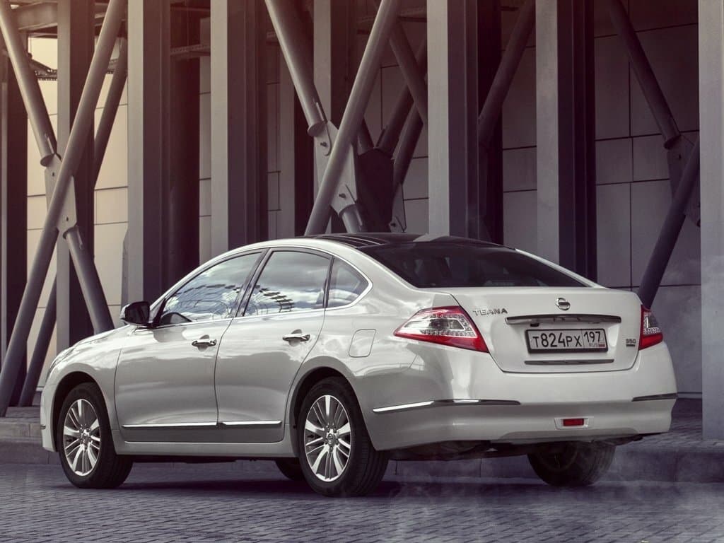 Nissan Teana II (J32) Restayling — 3/4 arxadan