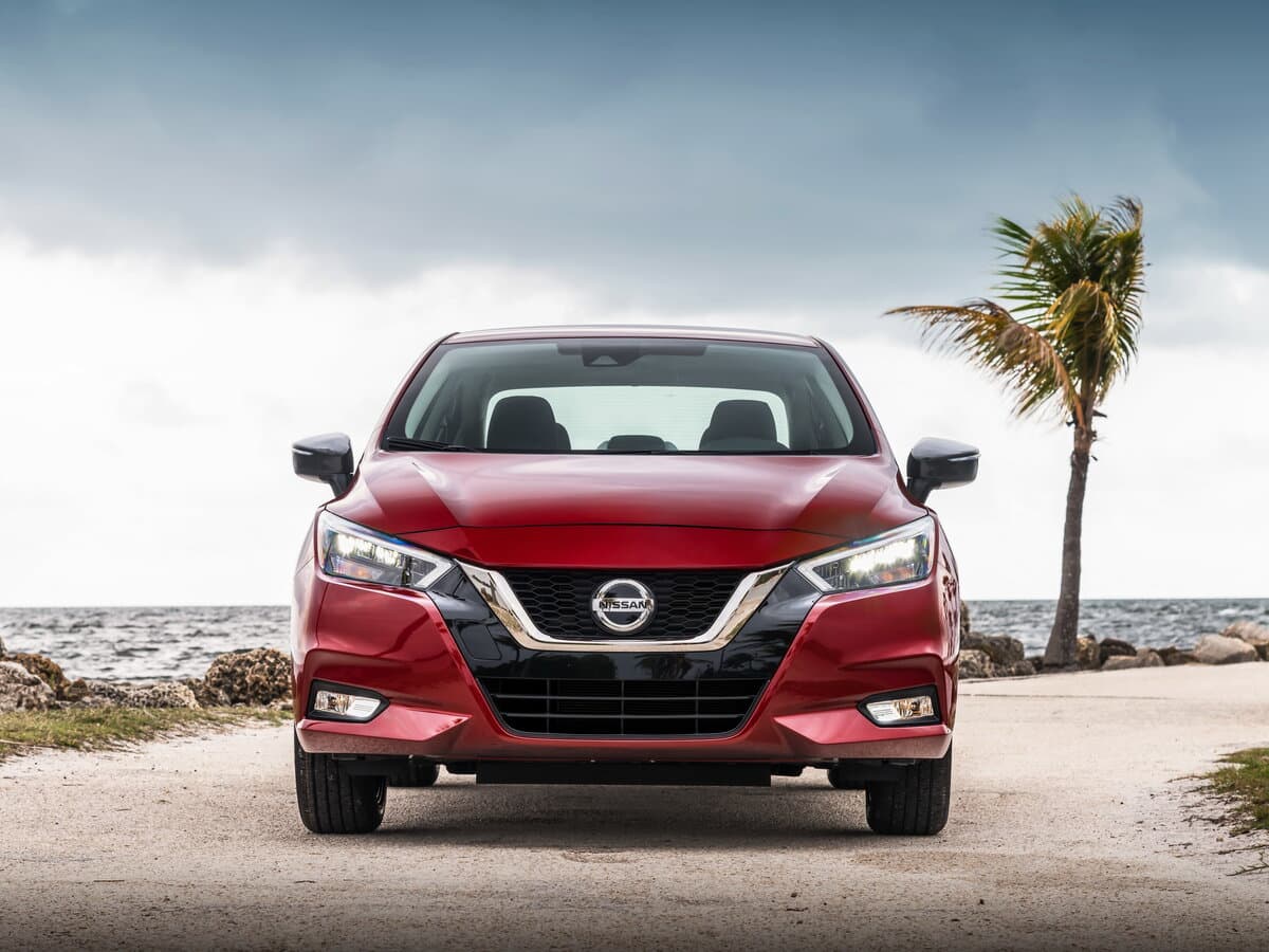 Nissan Versa III — Öndən