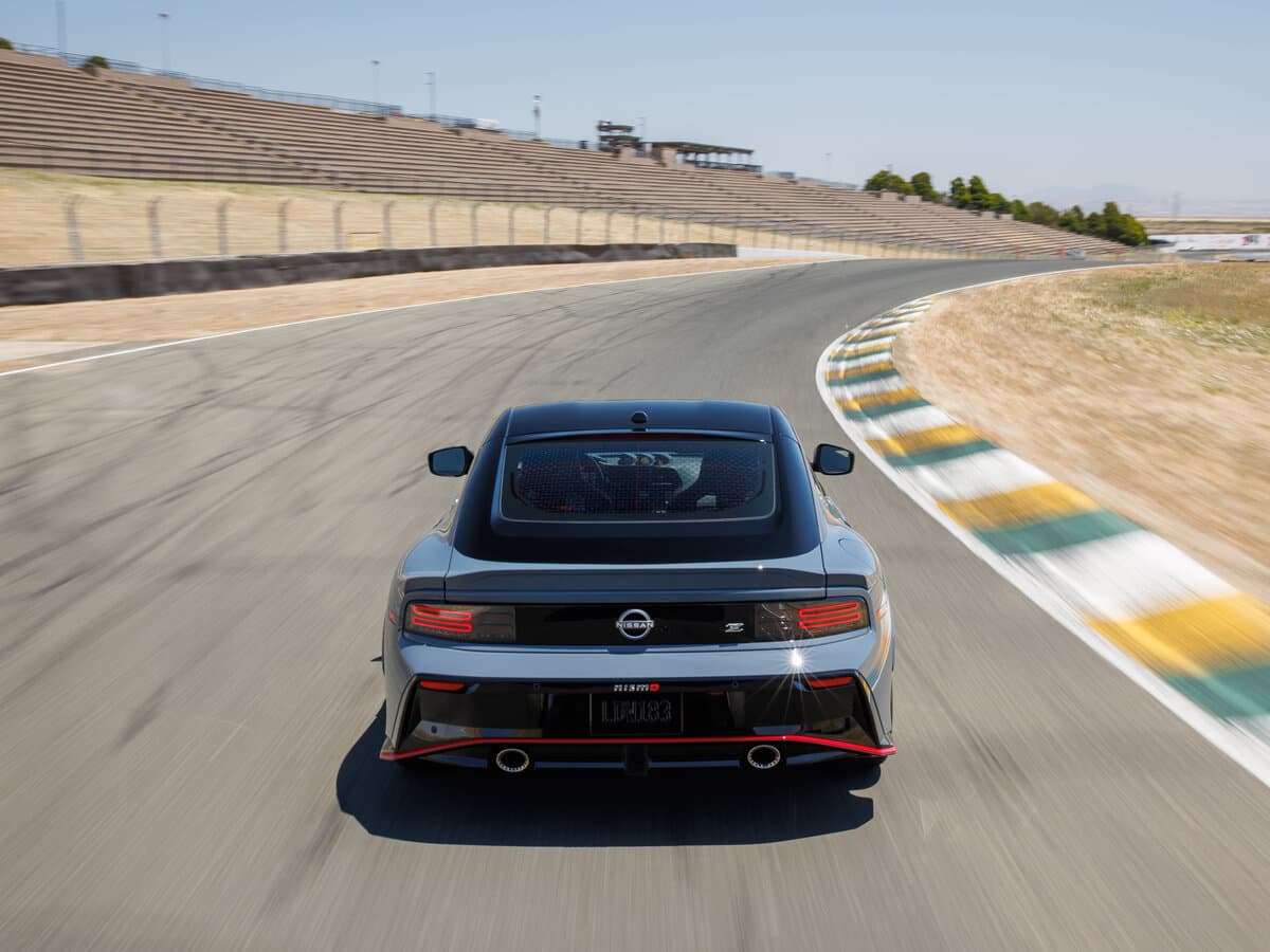 Nissan Z 2021 – indiyədək — Arxadan