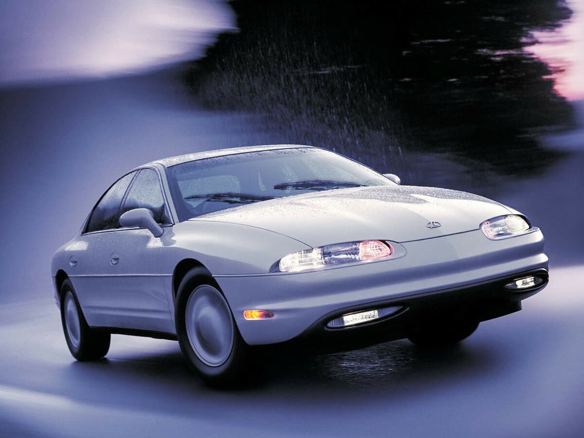 Oldsmobile Aurora I — Öndən
