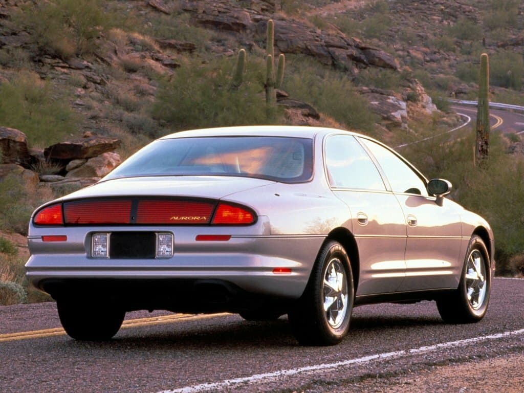 Oldsmobile Aurora I — 3/4 arxadan