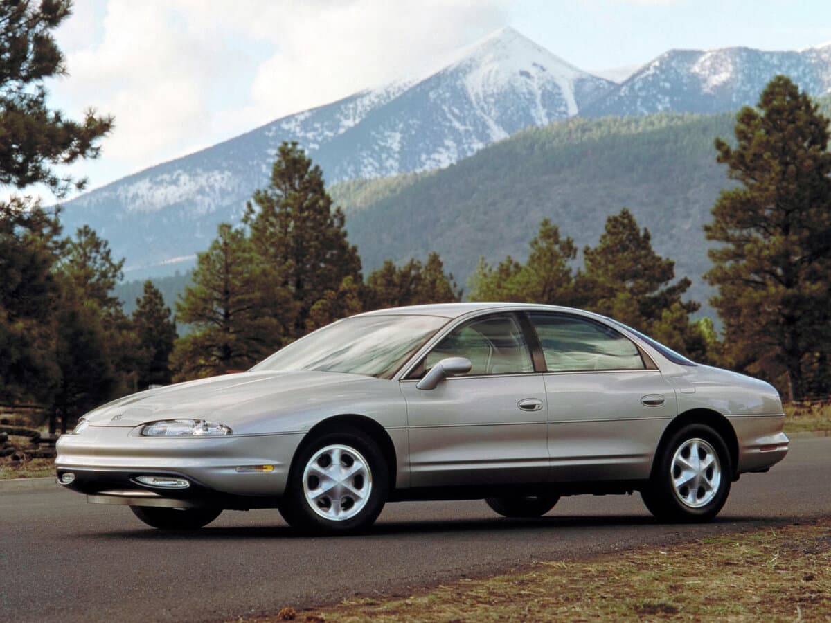 Oldsmobile Aurora I — Yandan