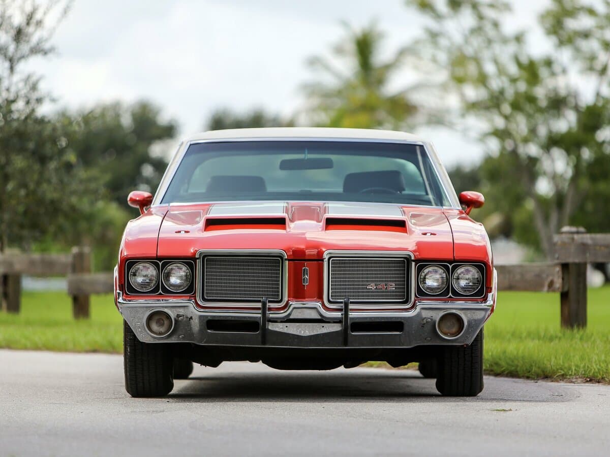 Oldsmobile Cutlass III — Öndən