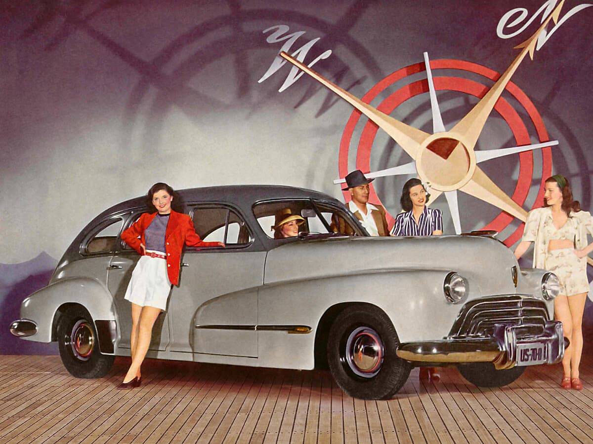 Oldsmobile Series 70 II — Yandan