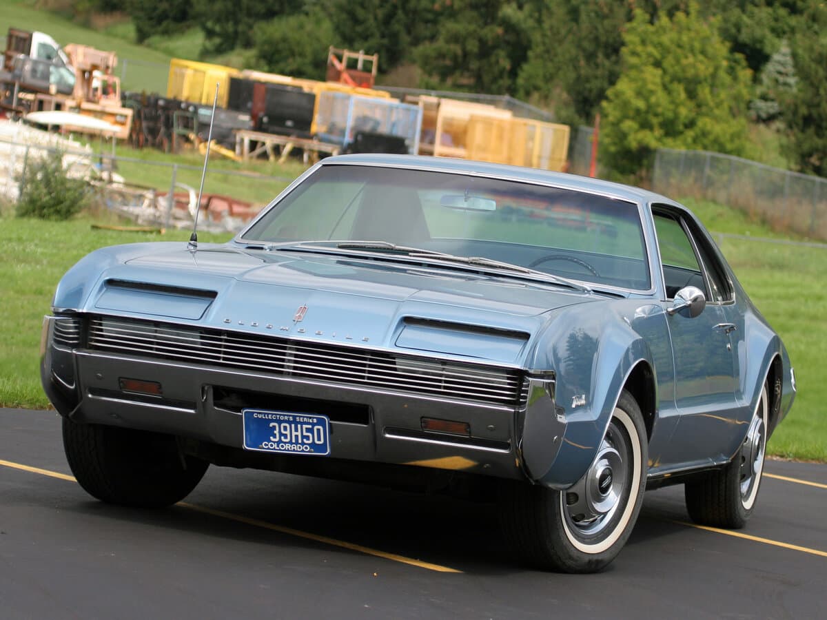 Oldsmobile Toronado I — Öndən