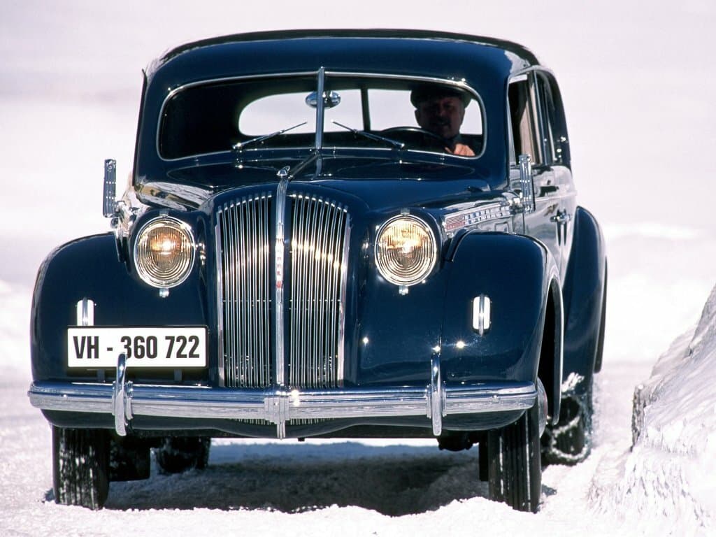 Opel Admiral '37 — öndən görünüş