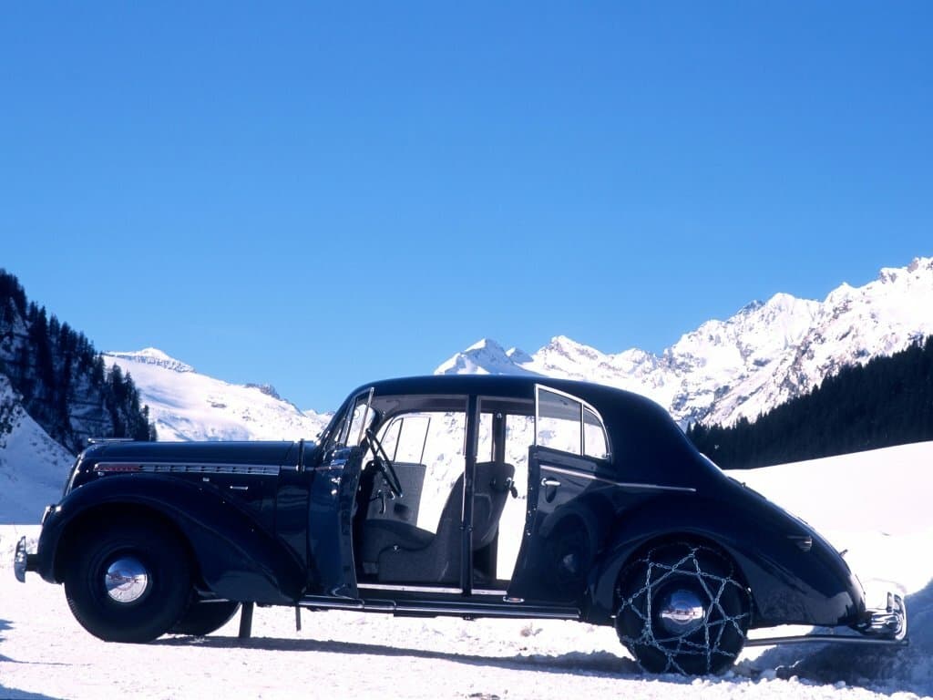 Opel Admiral '37 — Yandan