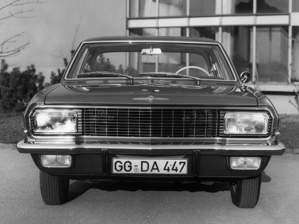 Opel Admiral A — Öndən