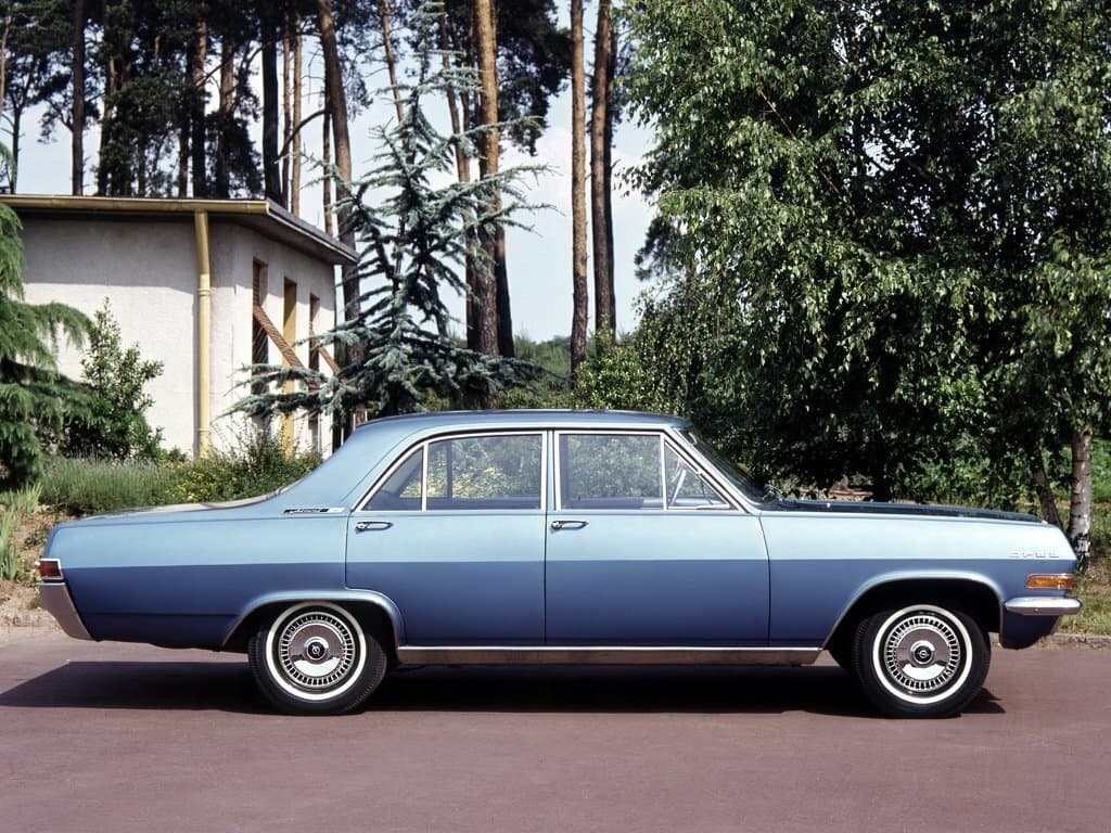 Opel Admiral A — Yandan