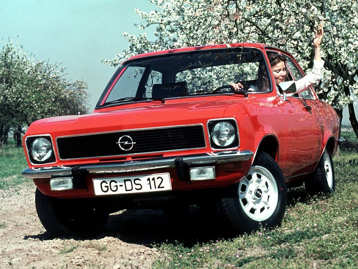 Opel Ascona A — öndən görünüş