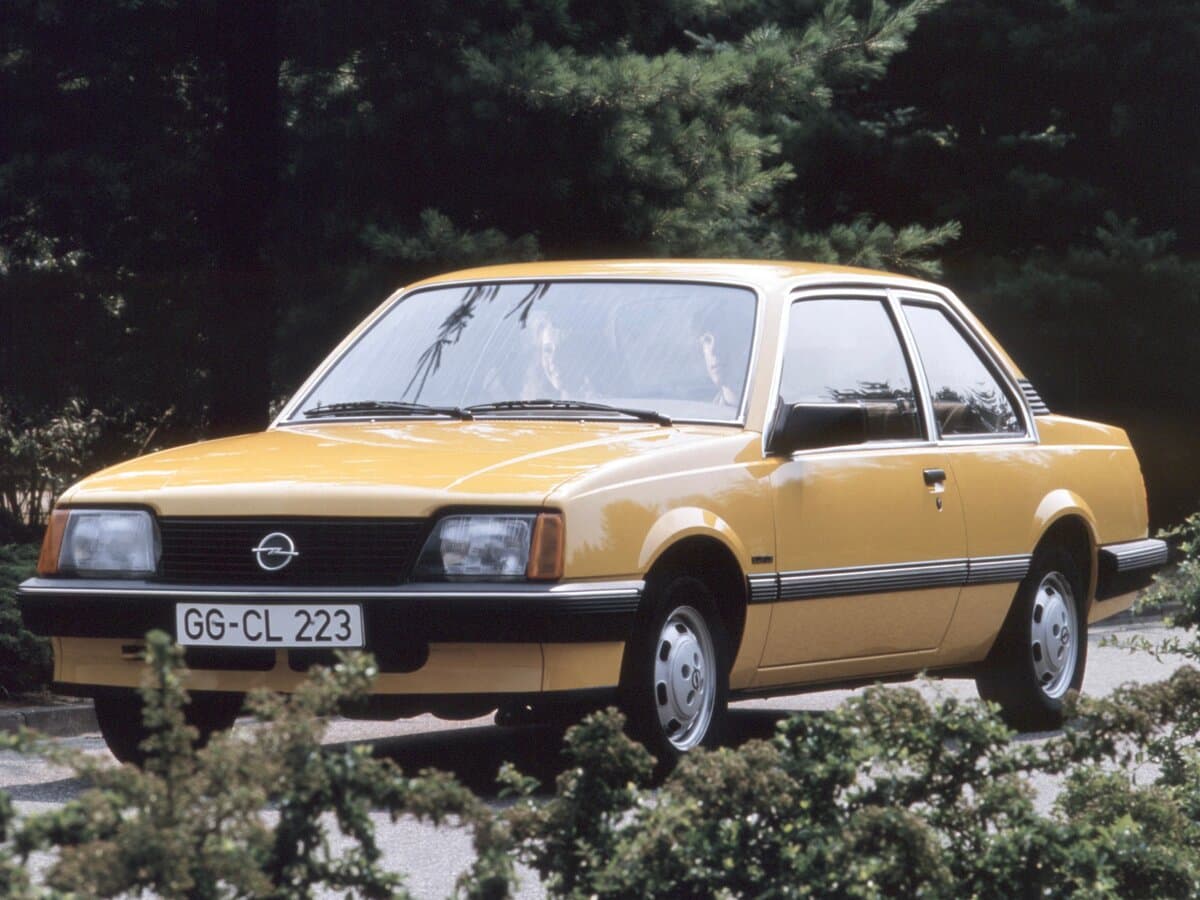 Opel Ascona C — Əsas şəkil