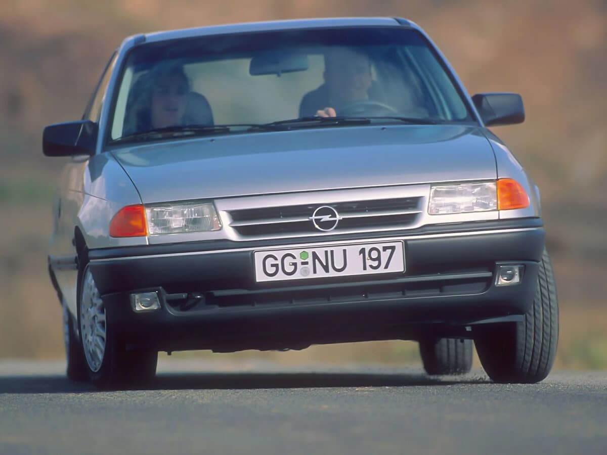 Opel Astra F — Öndən