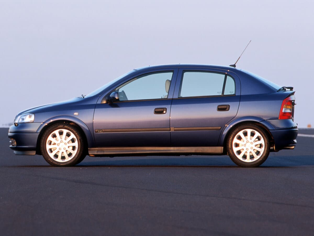 Opel Astra G — Yandan