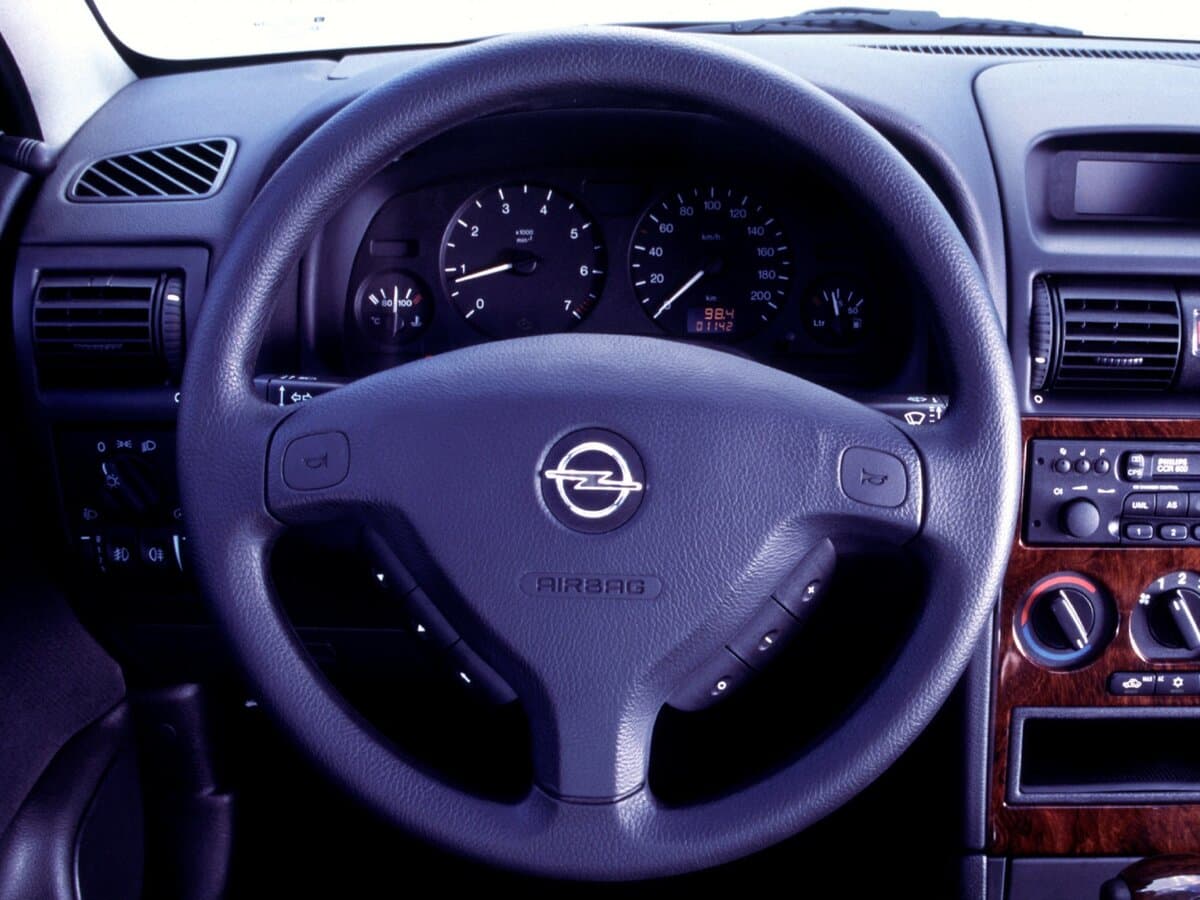 Opel Astra G — Sükan