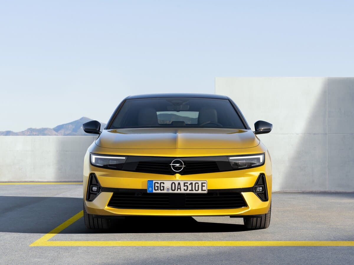 Opel Astra L — Öndən