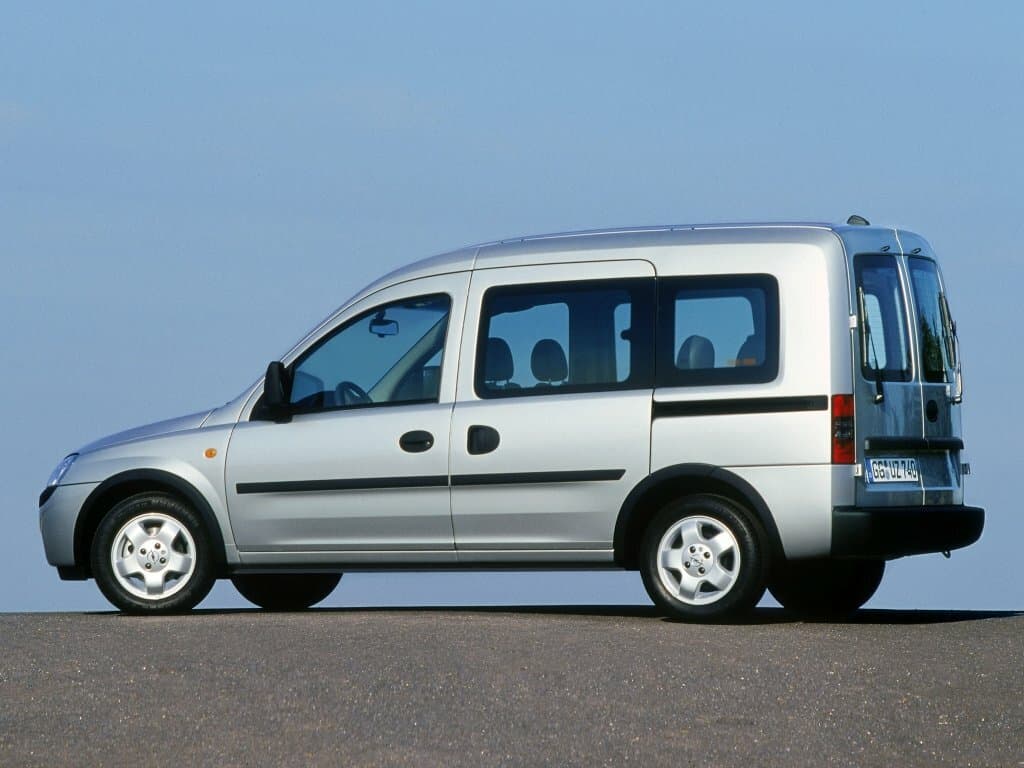 Opel Combo C — Yandan