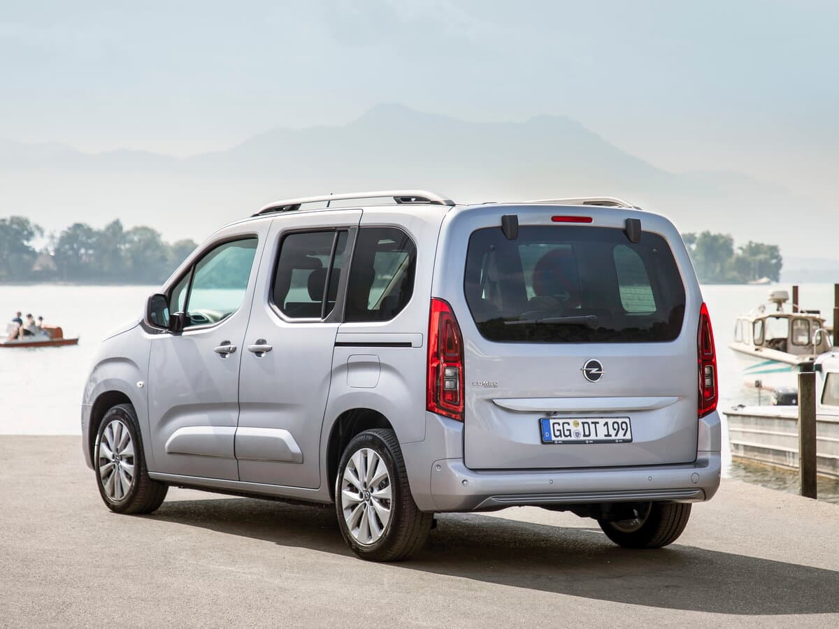 Opel Combo E — 3/4 arxadan