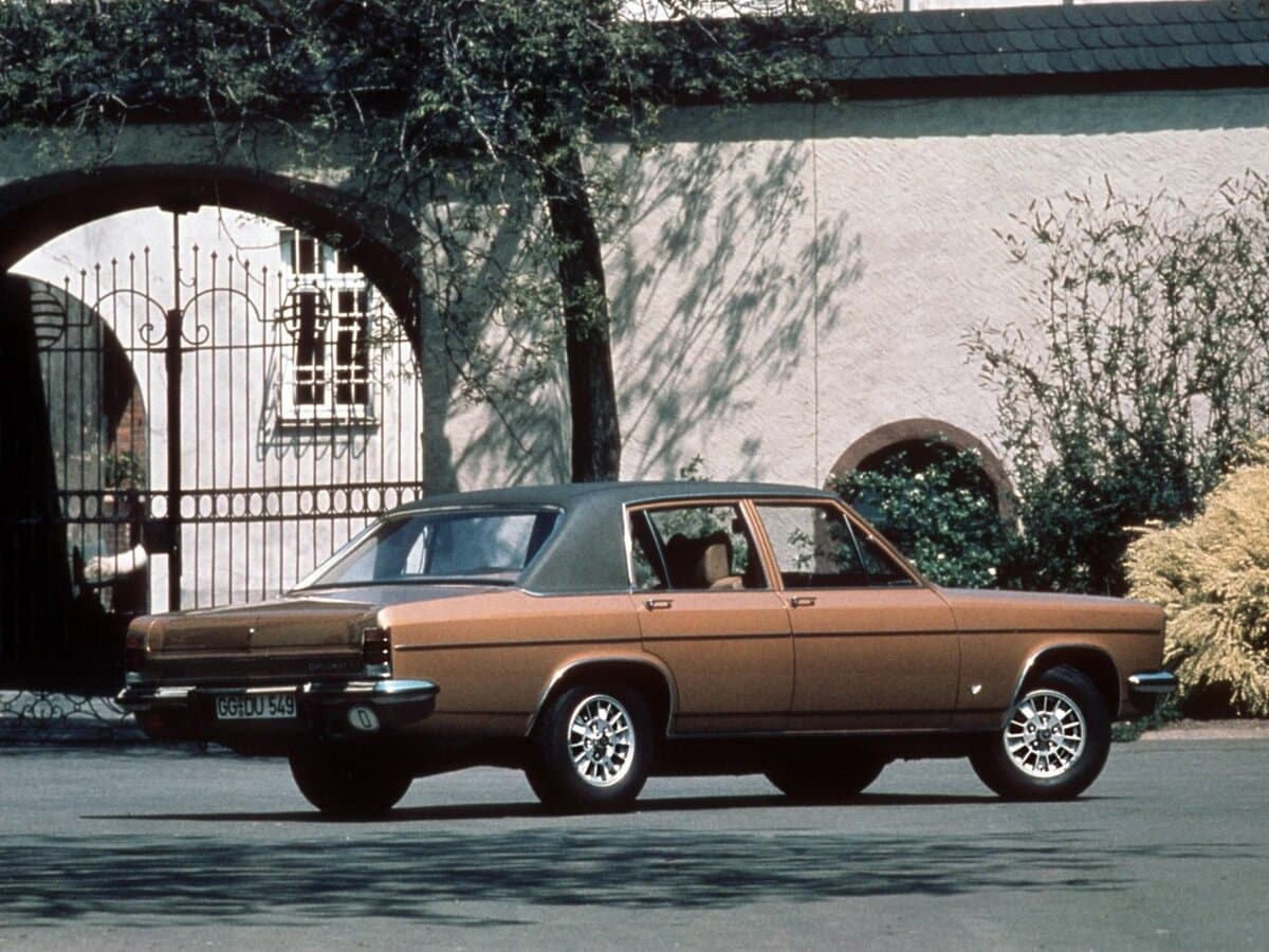 Opel Diplomat B — 3/4 arxadan