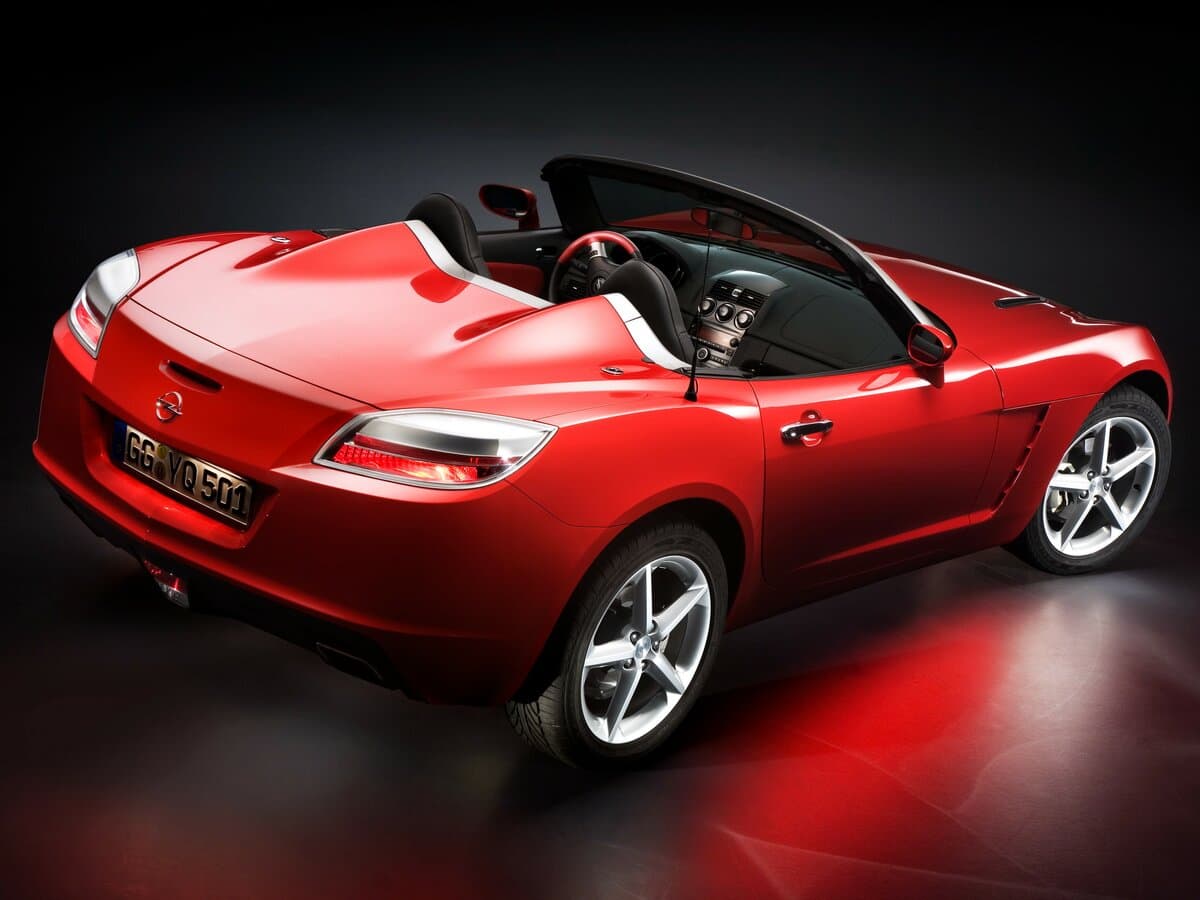 Opel GT II — 3/4 arxadan