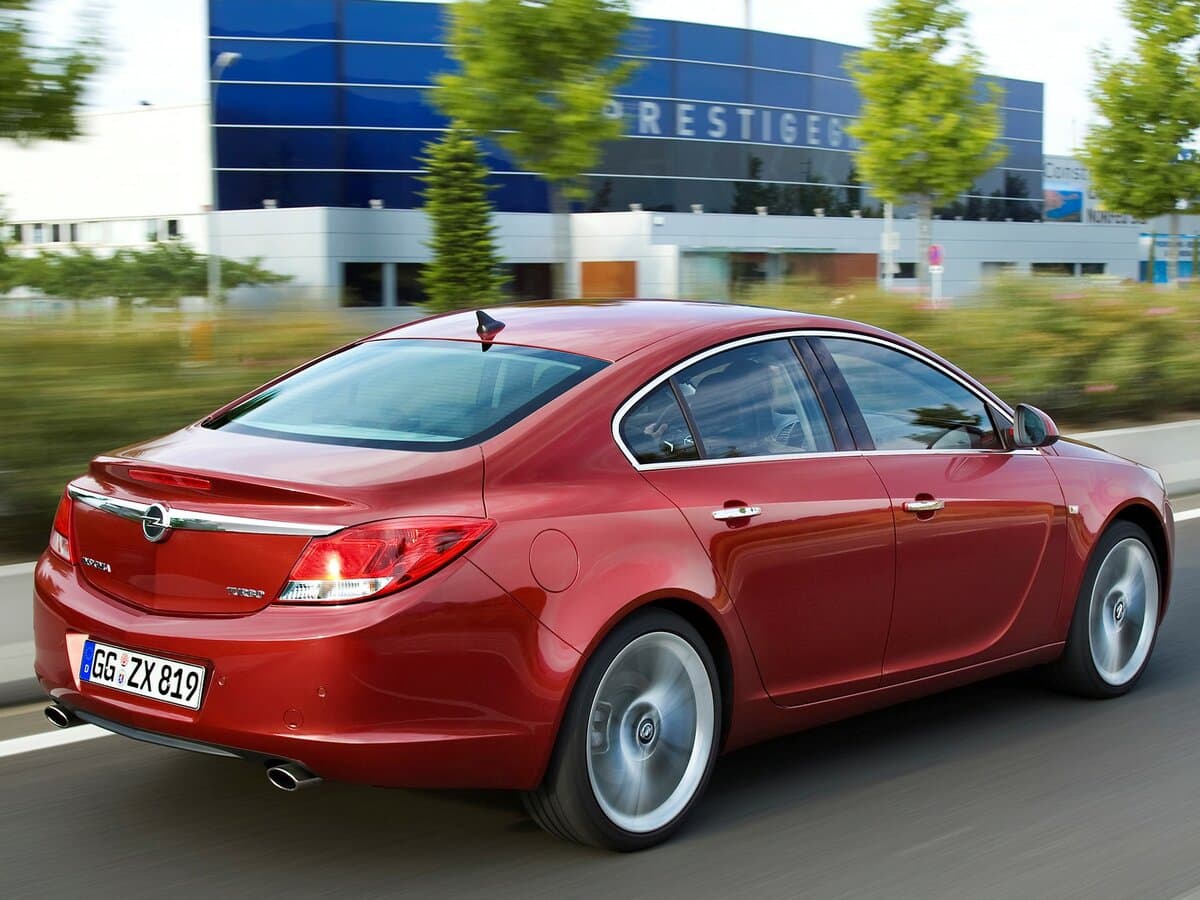Opel Insignia I — 3/4 arxadan