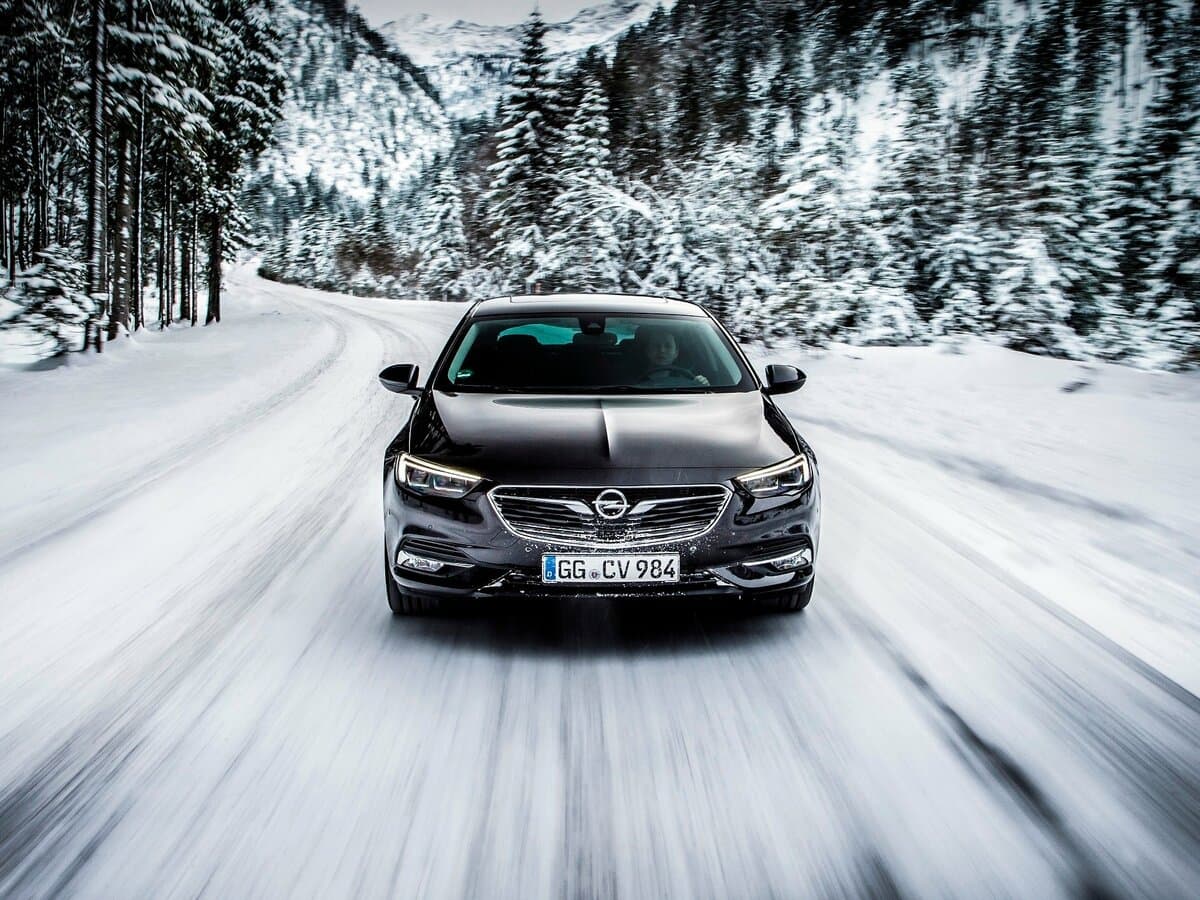 Opel Insignia II — Öndən