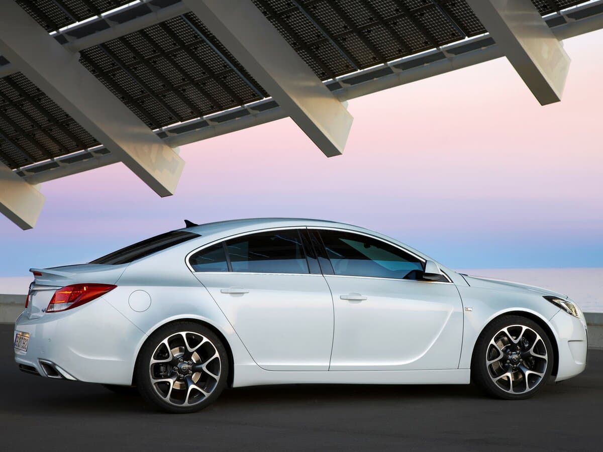 Opel Insignia OPC I — Yandan