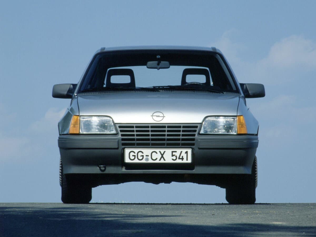 Opel Kadett E — Öndən