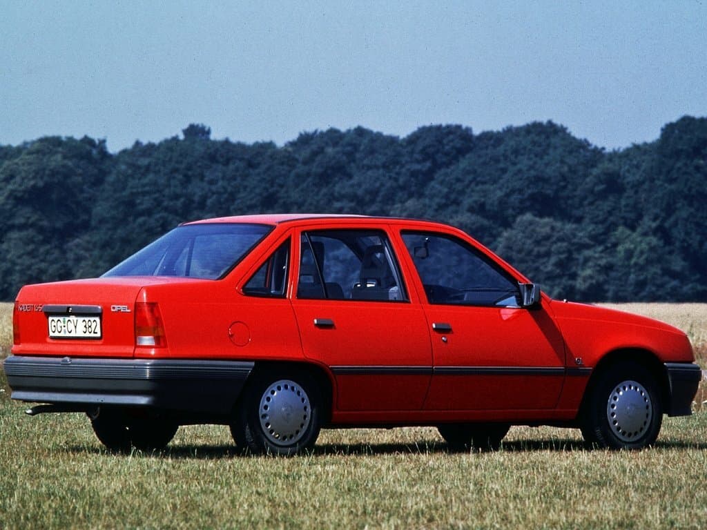 Opel Kadett E — 3/4 arxadan