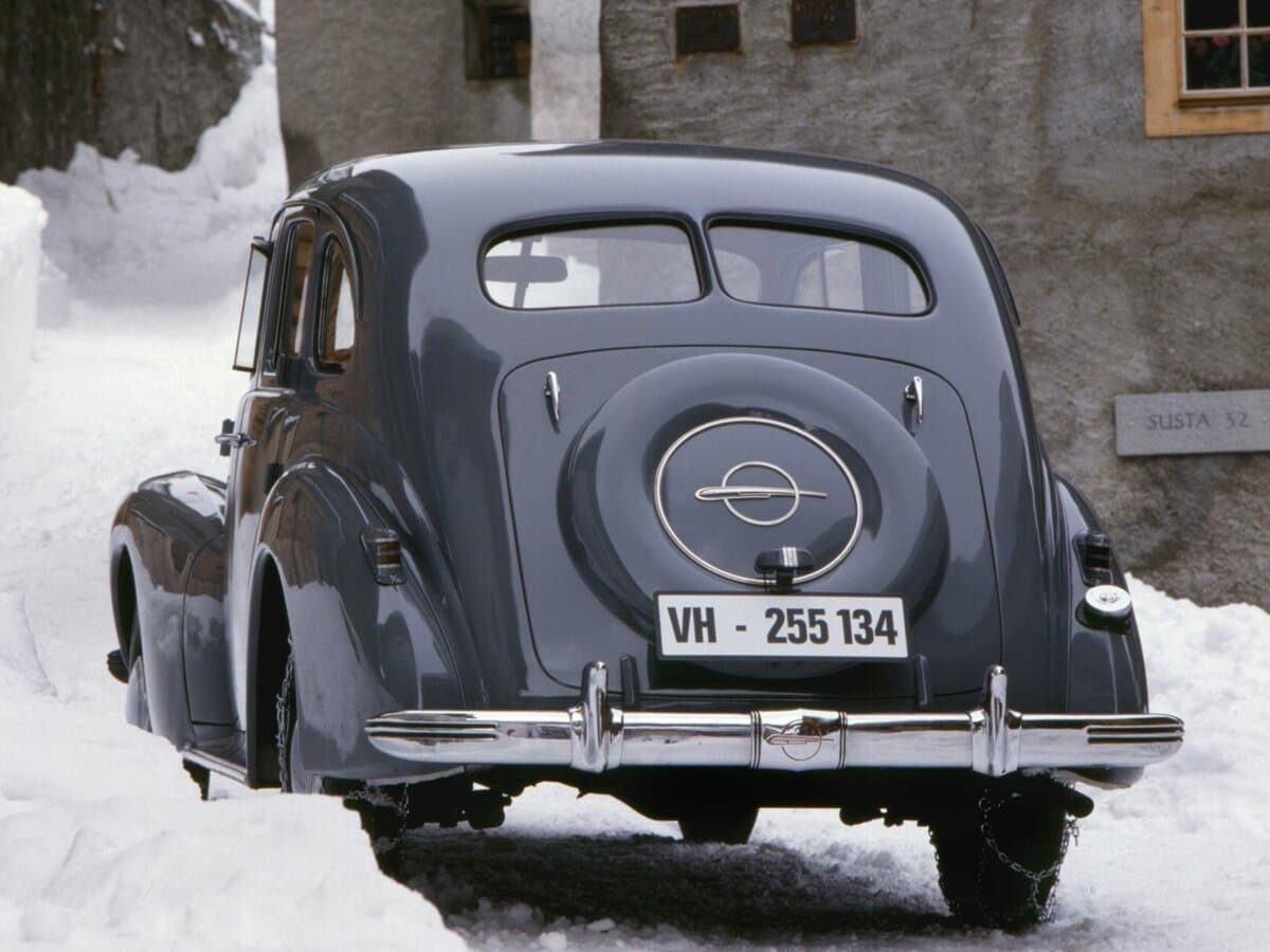 Opel Kapitan I — Arxadan