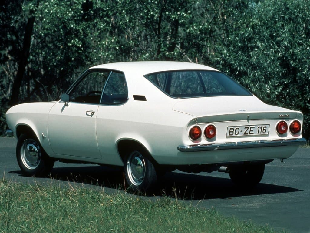 Opel Manta A — 3/4 arxadan