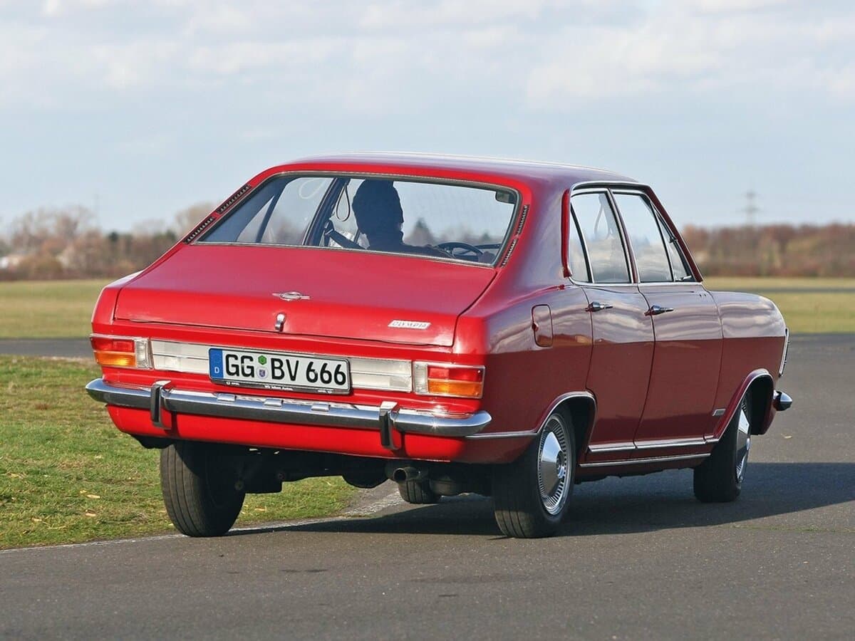 Opel Olympia A — 3/4 arxadan