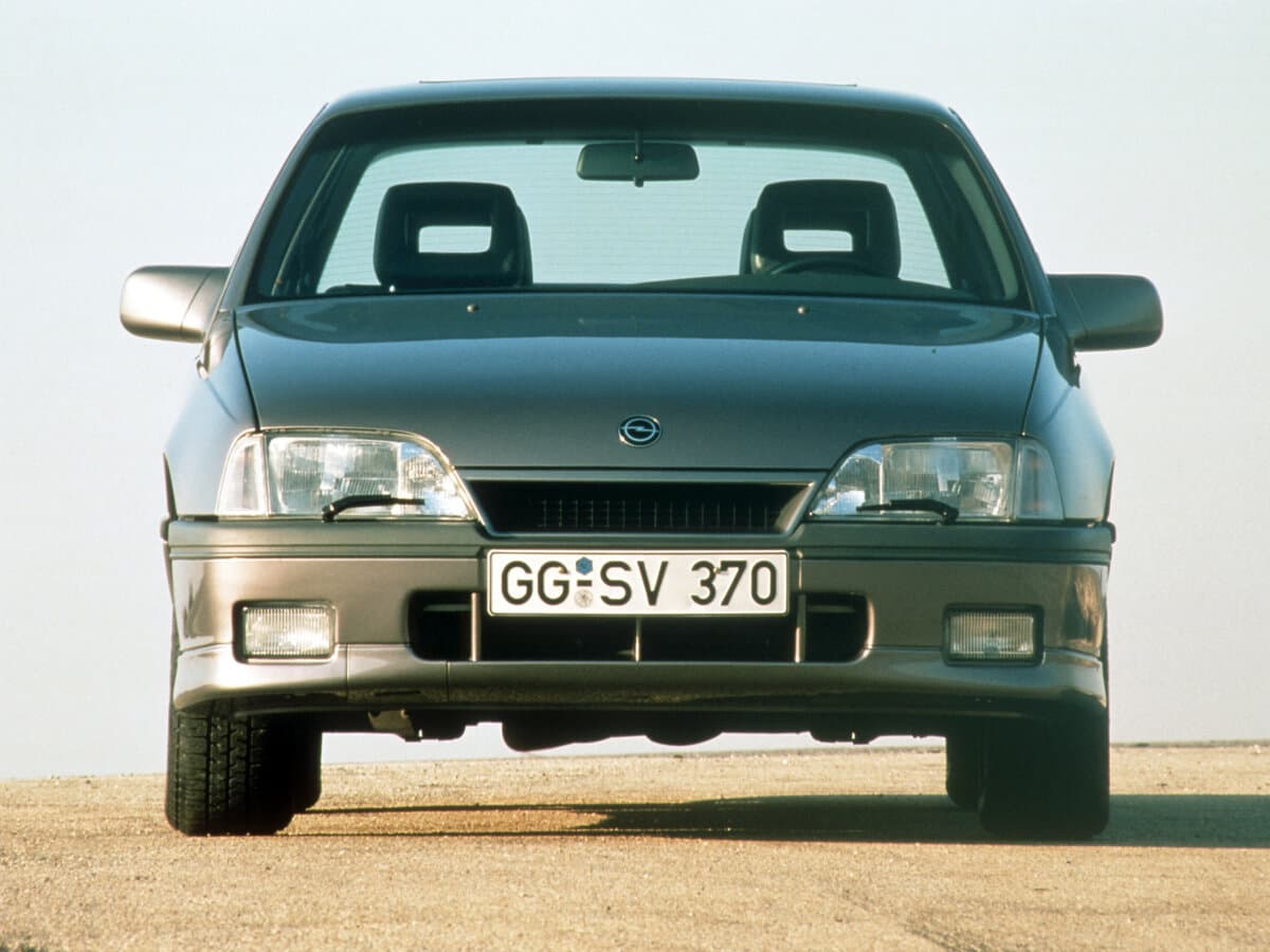 Opel Omega A — Öndən