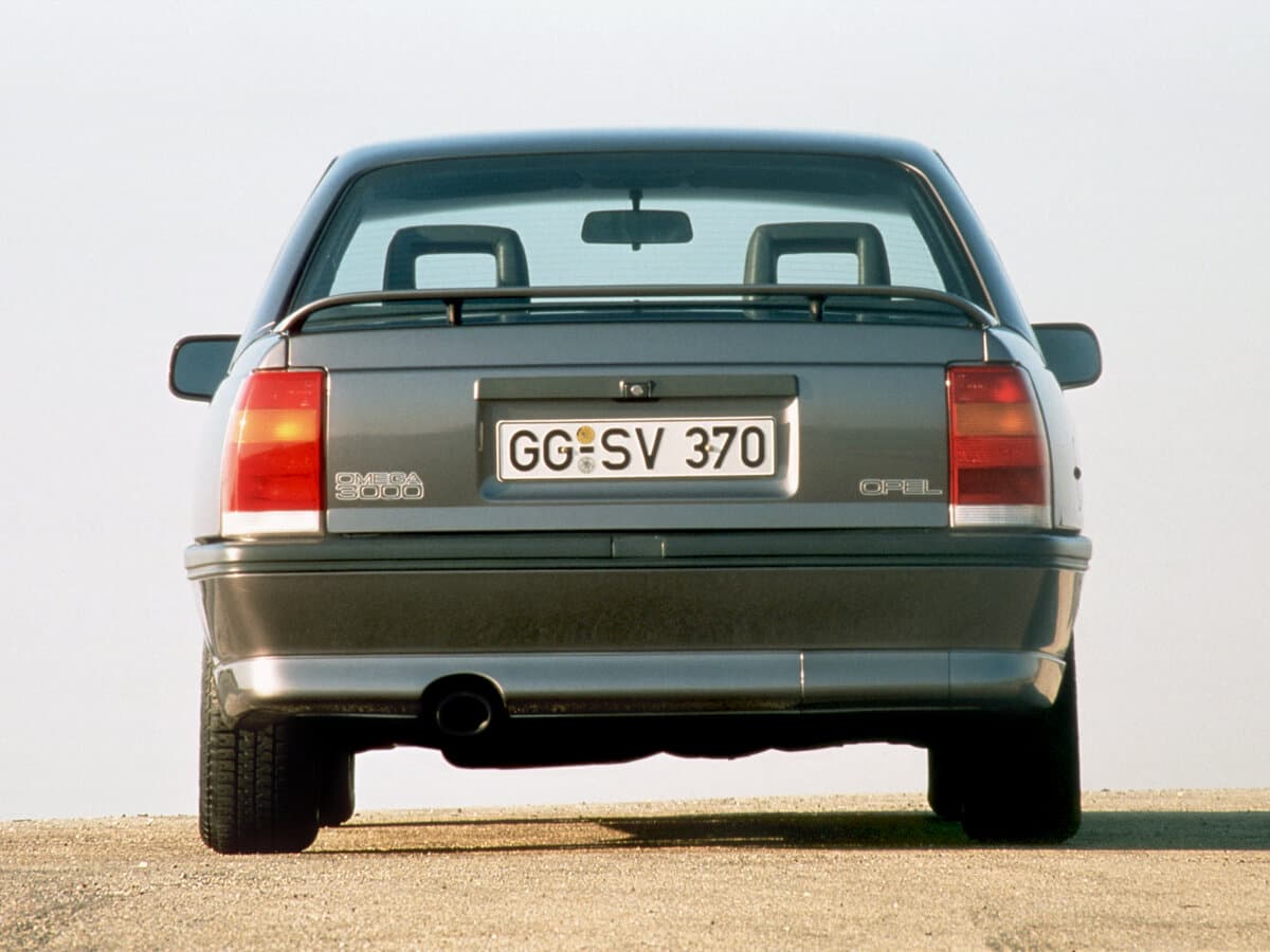 Opel Omega A — Arxadan