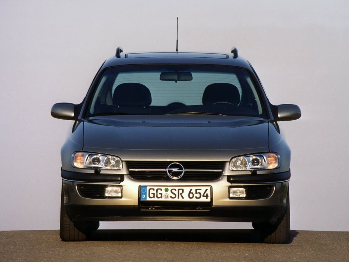 Opel Omega B — Öndən