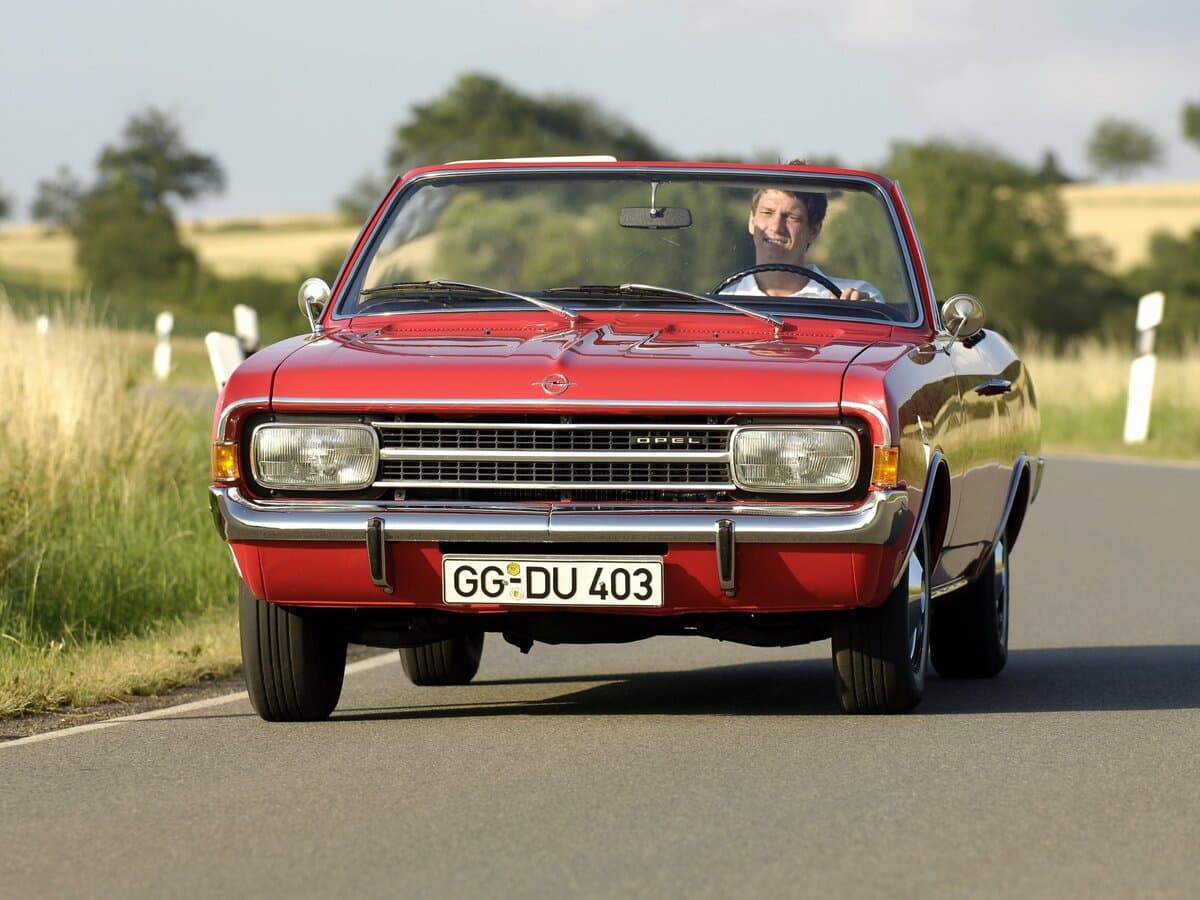 Opel Rekord C — Öndən