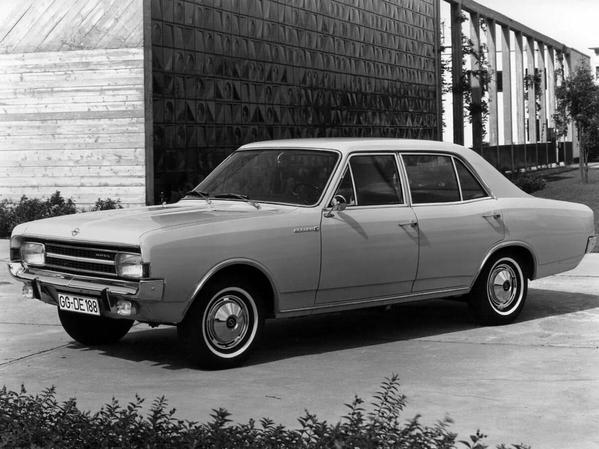 Opel Rekord C — Yandan